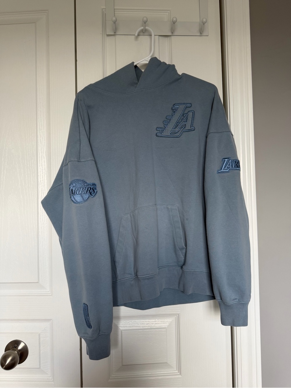 LA Logo Hooded Sweatshirt in Slate Blue